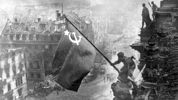 Кто водрузил над Рейхстагом Знамя Победы